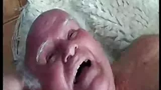 მშიერი დედა ლამაზი ძუძუს აქვს fun ერთად დიდი dildo