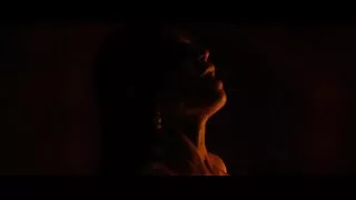 Tattooed კახპა სთხოვა მძიმე fuck ერთად naughty სტილისტი