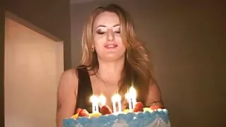 მოწიფული მდივანი მოვიდა სახლში ბოსი, სადაც მან fucked მისი